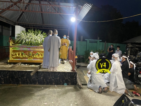 Hình Mai Táng 8